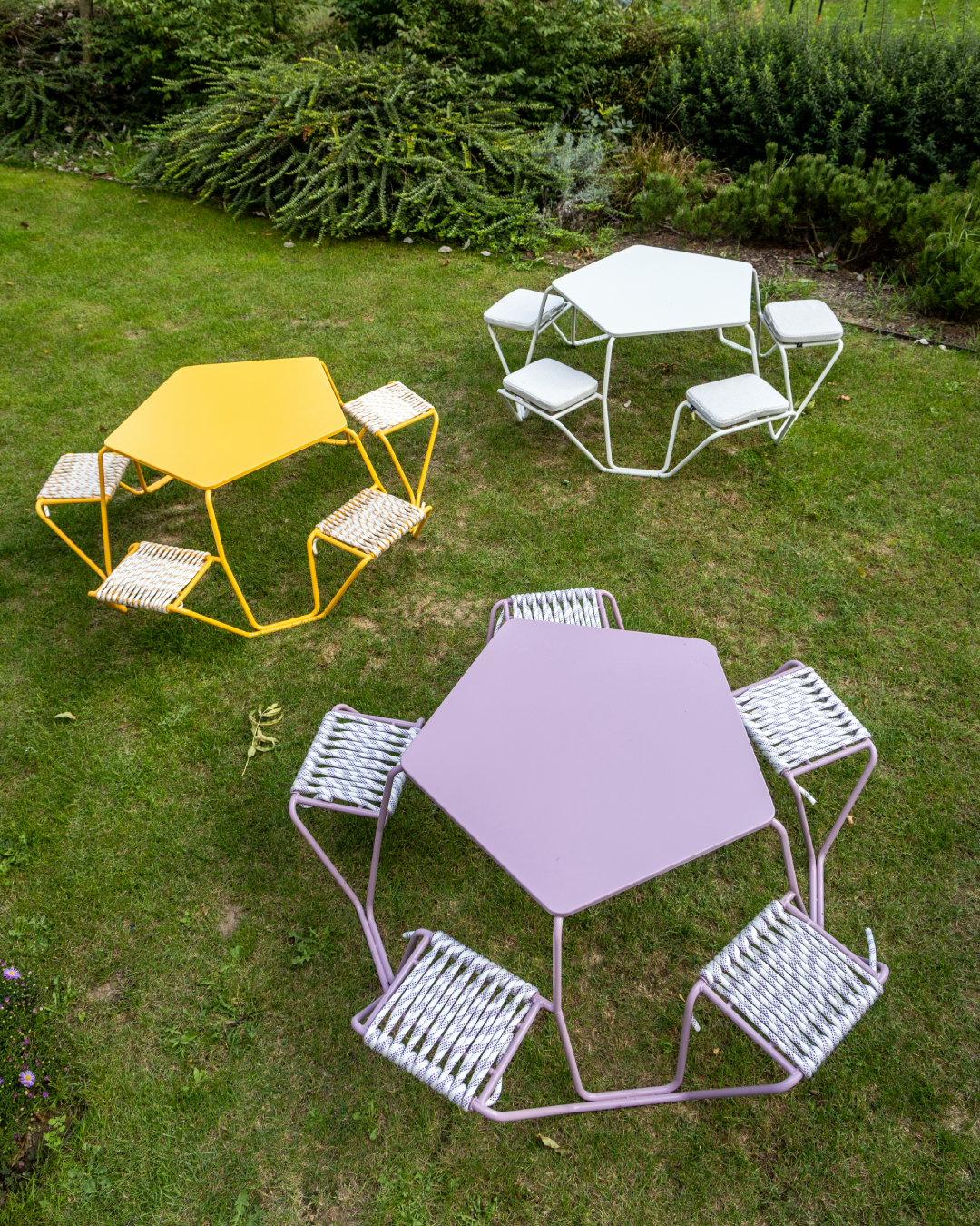 produktová řada jednoduché a stabilní piknikové stoly pro děti Muselet Kids, městský mobiliář a venkovní nábytek, průmyslový a produktový design ing. arch. Pavla Tylichová