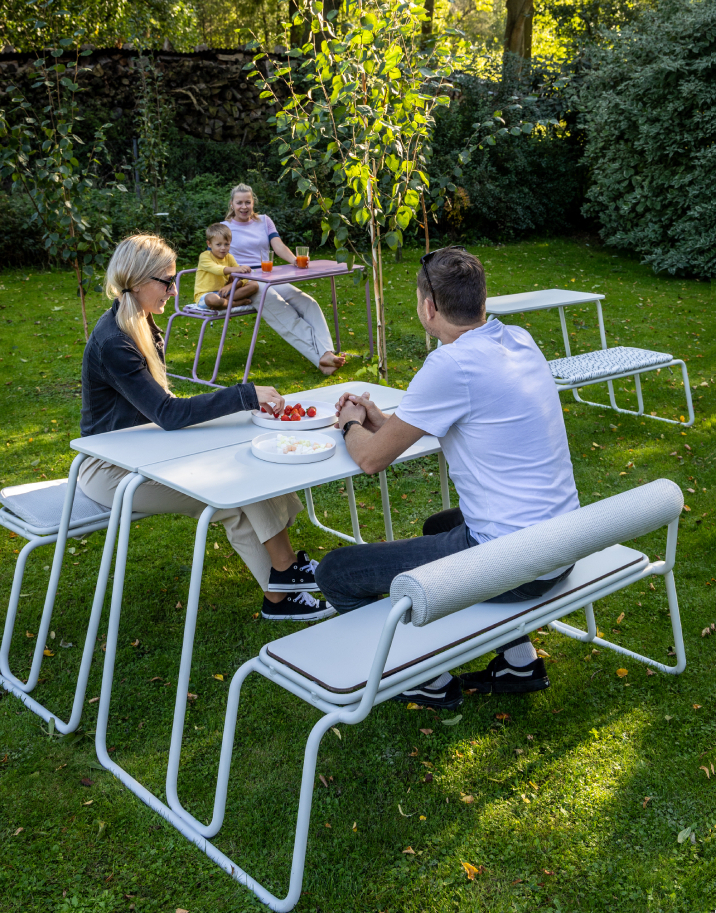 venkovní jídelní stůl stohovatelný piknik Line design produktový ing. arch. Pavla Tylichová