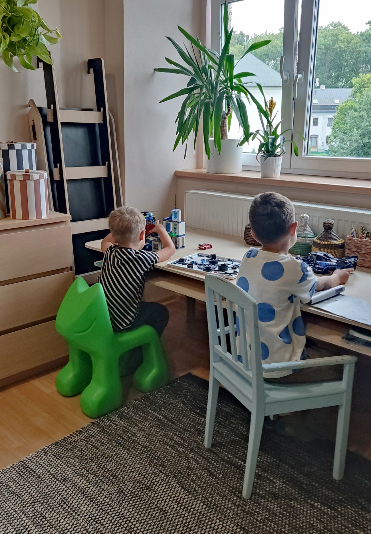 rostoucí stůl, design nábytku mixmag design Pavla Tylichová